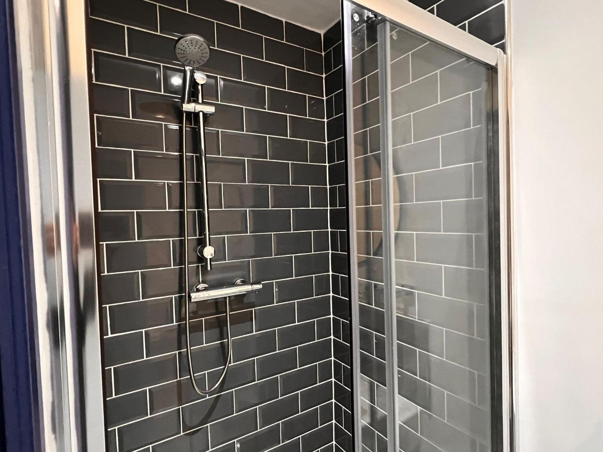 Newly Refurbished 6 Person En-Suite Apartment Tyne & Wear Newcastle Upon Tyne Killingworth Exterior photo