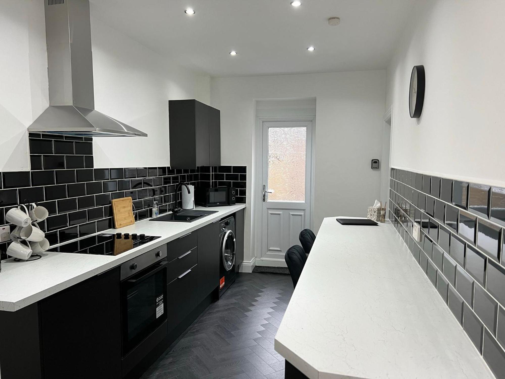 Newly Refurbished 6 Person En-Suite Apartment Tyne & Wear Newcastle Upon Tyne Killingworth Exterior photo